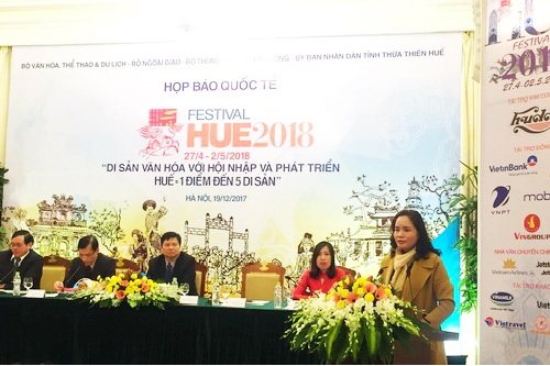 Thứ trưởng Bộ VHTTDL Trịnh Thị Thủy phát biểu tại họp báo